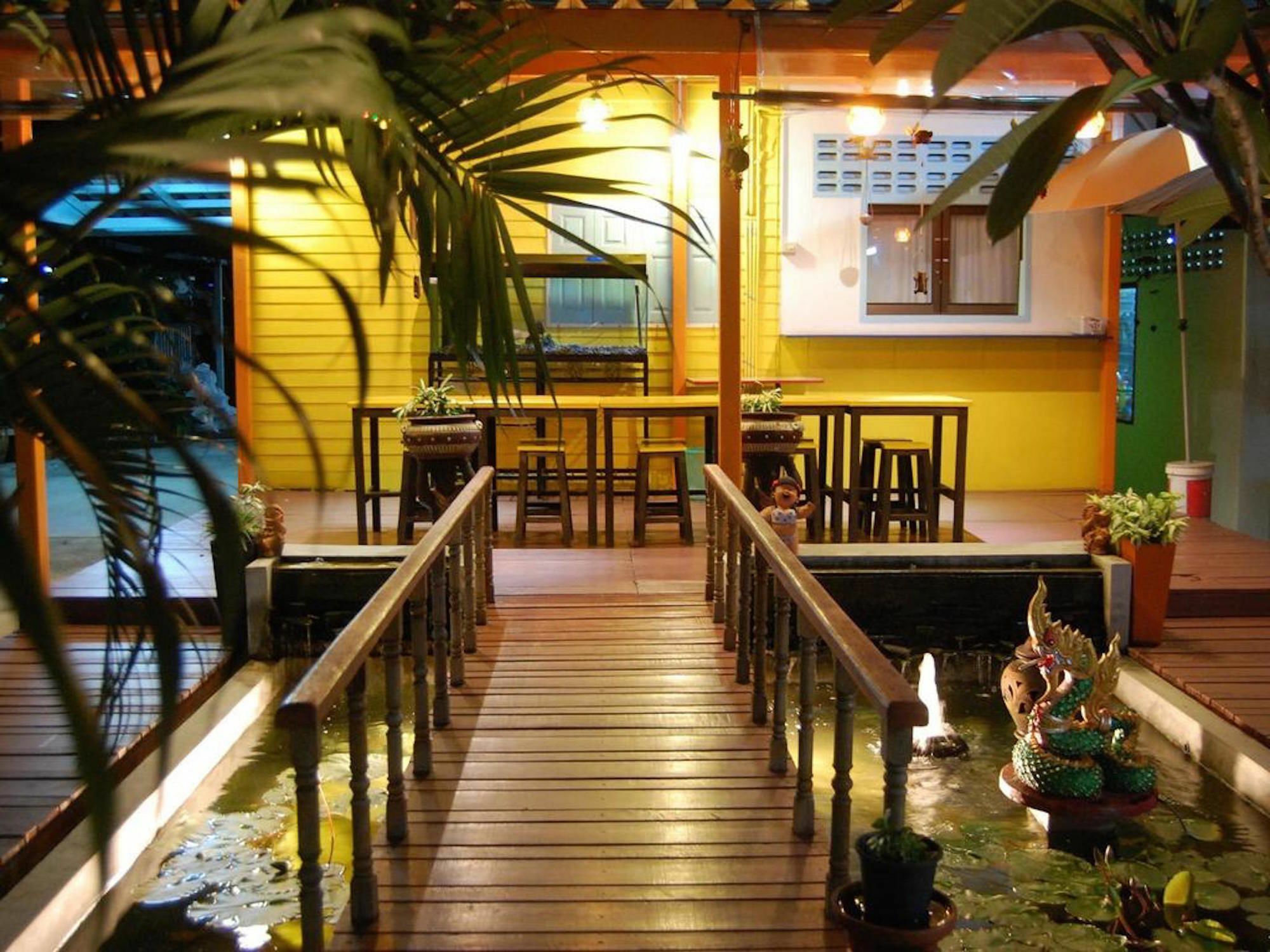 Vareevara Apartment Bangkok Exterior photo